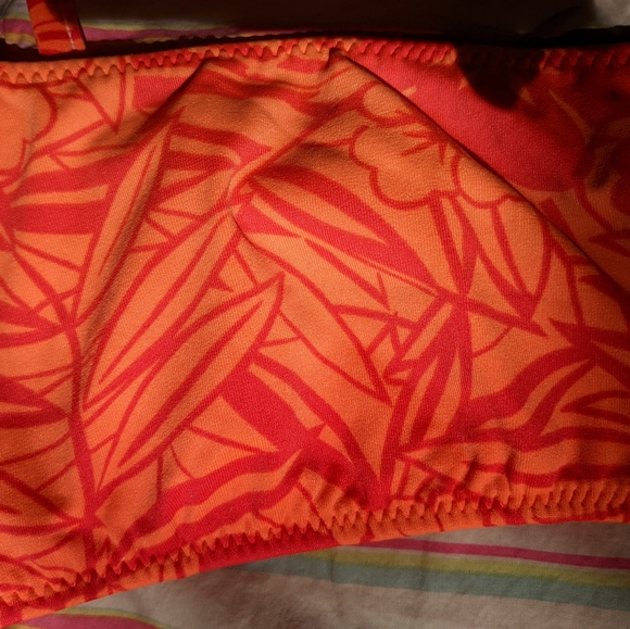 Vintage Orange & Red Hibiscus Floral Bikini Top - Picture 3 of 10